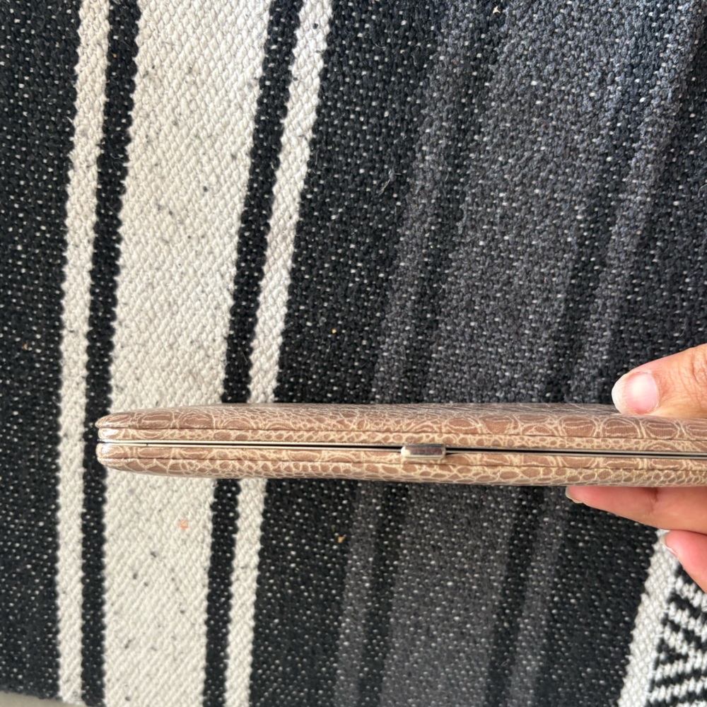 Chic Crocodile Pattern Brown Clutch - image 5